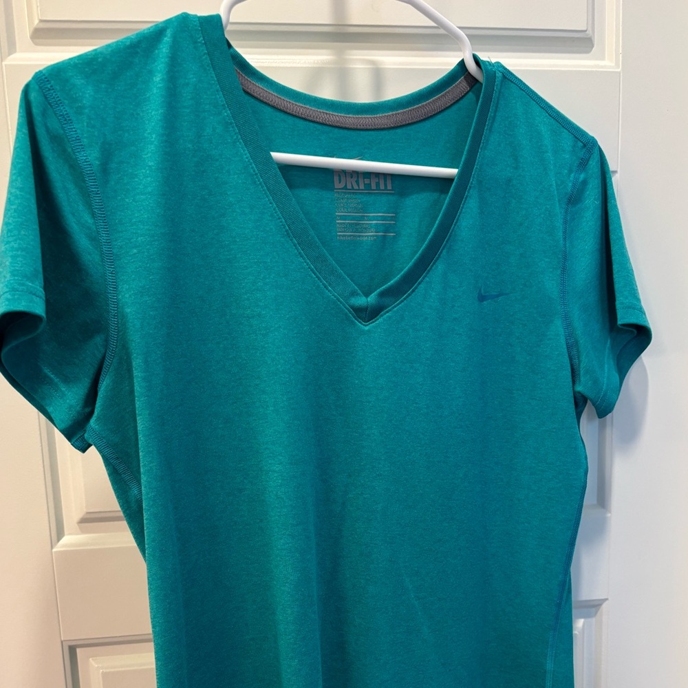 Nike active top